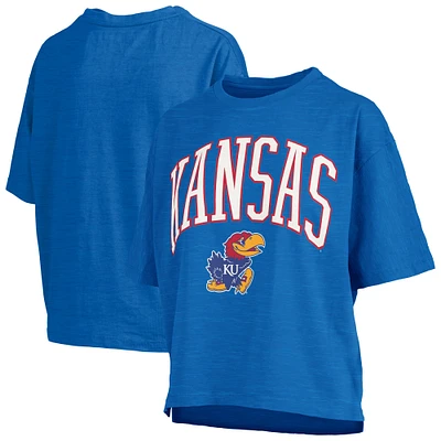 T-shirt surdimensionné flammé pour femme avec logo Nelson Arch Over, longueur à la taille, style Pressbox Royal Kansas Jayhawks