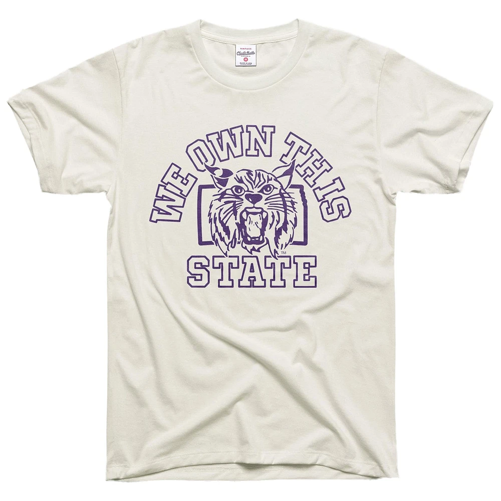 T-shirt unisexe blanc Charlie Hustle Kansas State Wildcats « Nous possédons cet État »