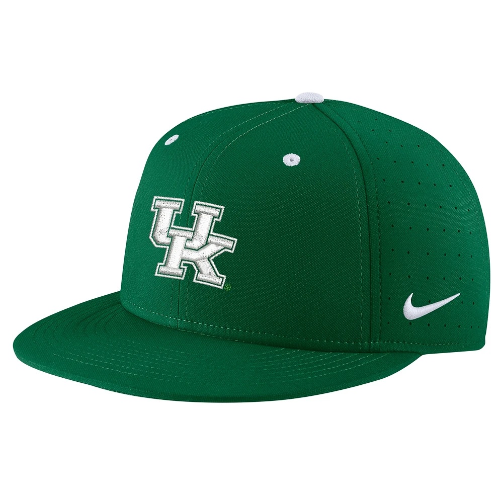 Casquette de performance ajustée pour la Saint-Patrick des Kentucky Wildcats Nike verte hommes