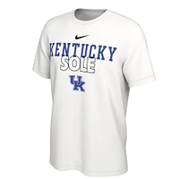 T-shirt Nike blanc Kentucky Wildcats 2023 sur banc le terrain