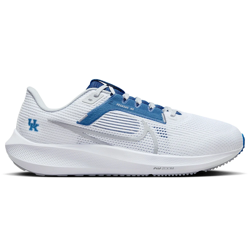 Chaussure de course unisexe Nike Kentucky Wildcats Zoom Pegasus 40 Blanc