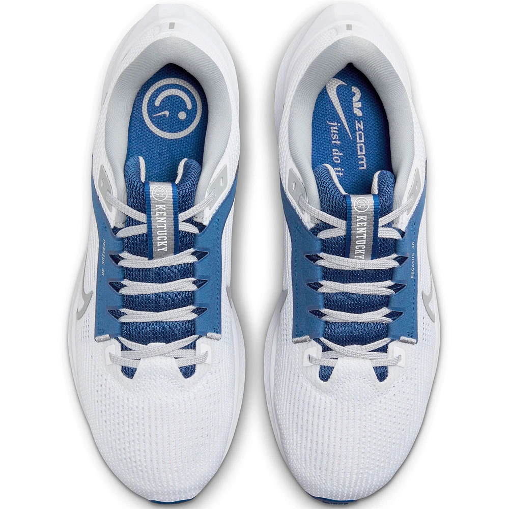 Chaussure de course unisexe Nike Kentucky Wildcats Zoom Pegasus 40 Blanc