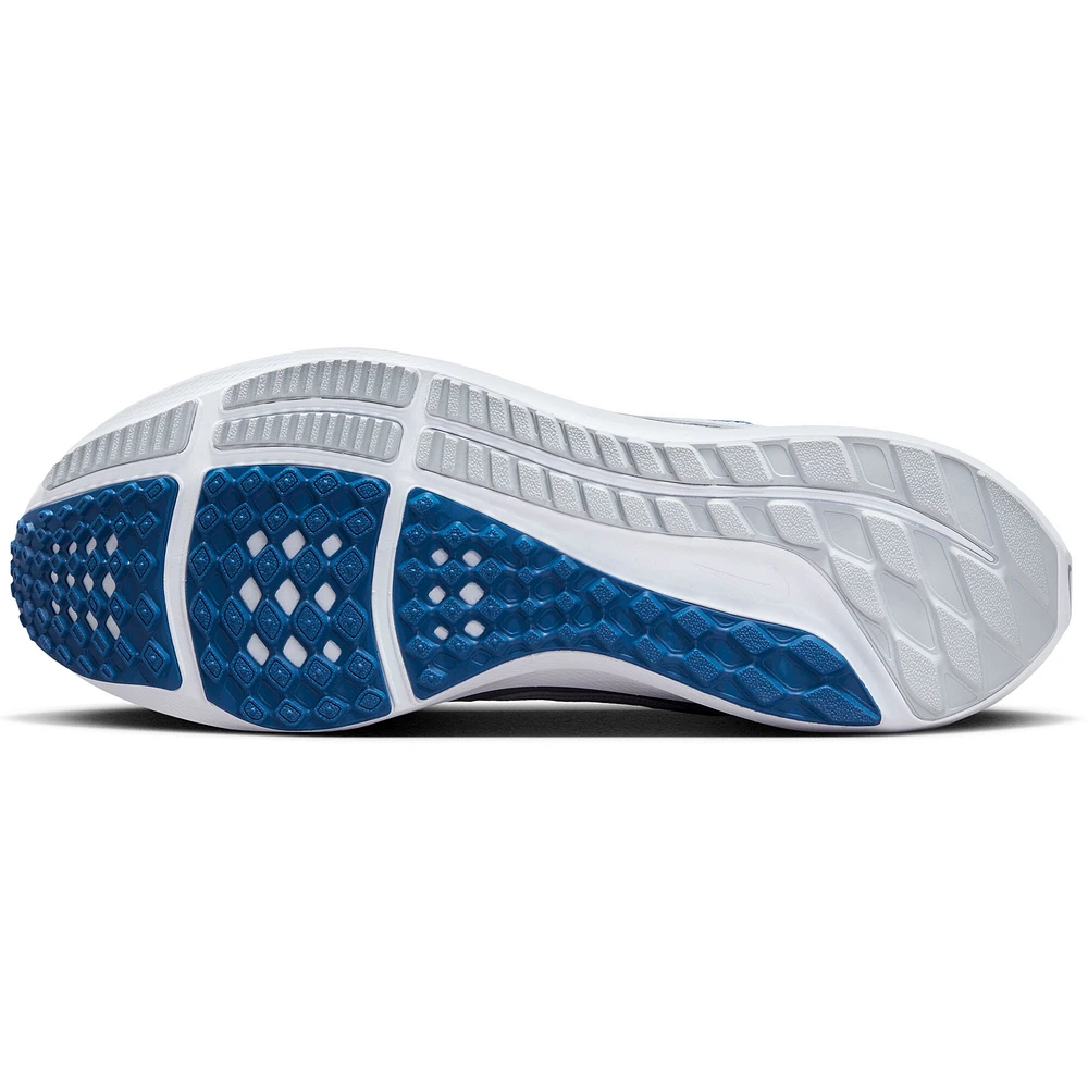 Chaussure de course unisexe Nike Kentucky Wildcats Zoom Pegasus 40 Blanc