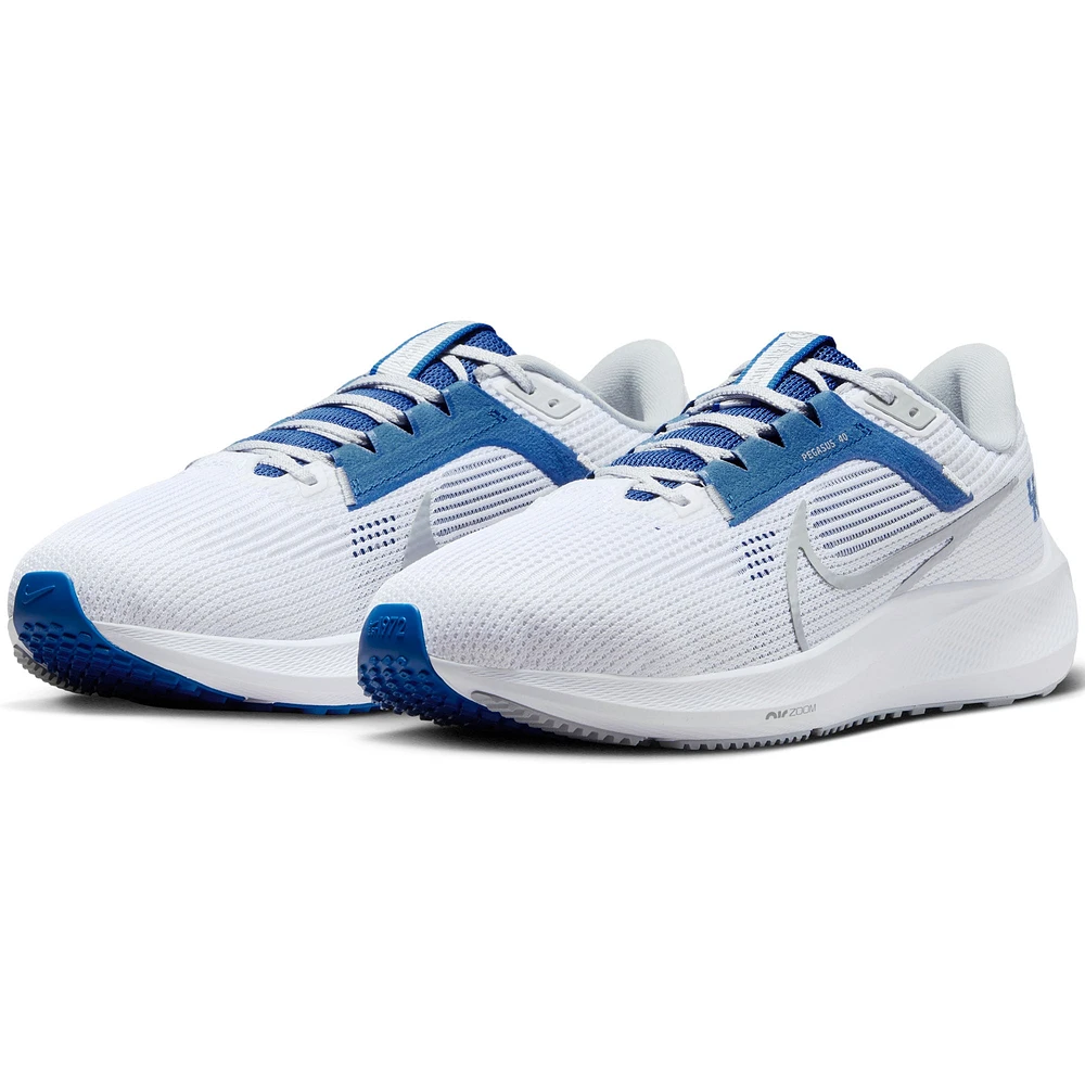 Chaussure de course unisexe Nike Kentucky Wildcats Zoom Pegasus 40 Blanc