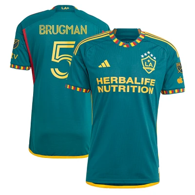 Maillot LA Galaxy 2023 Kit authentique joueur adidas Gastón Brugman vert pour homme