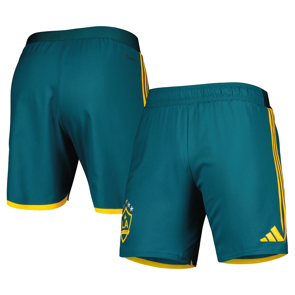 Short adidas LA Galaxy 2023 extérieur AEROREADY Authentic pour homme vert