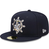 Casquette ajustée 59FIFTY Captains Marvel x Minor League New Era pour homme, bleu marine