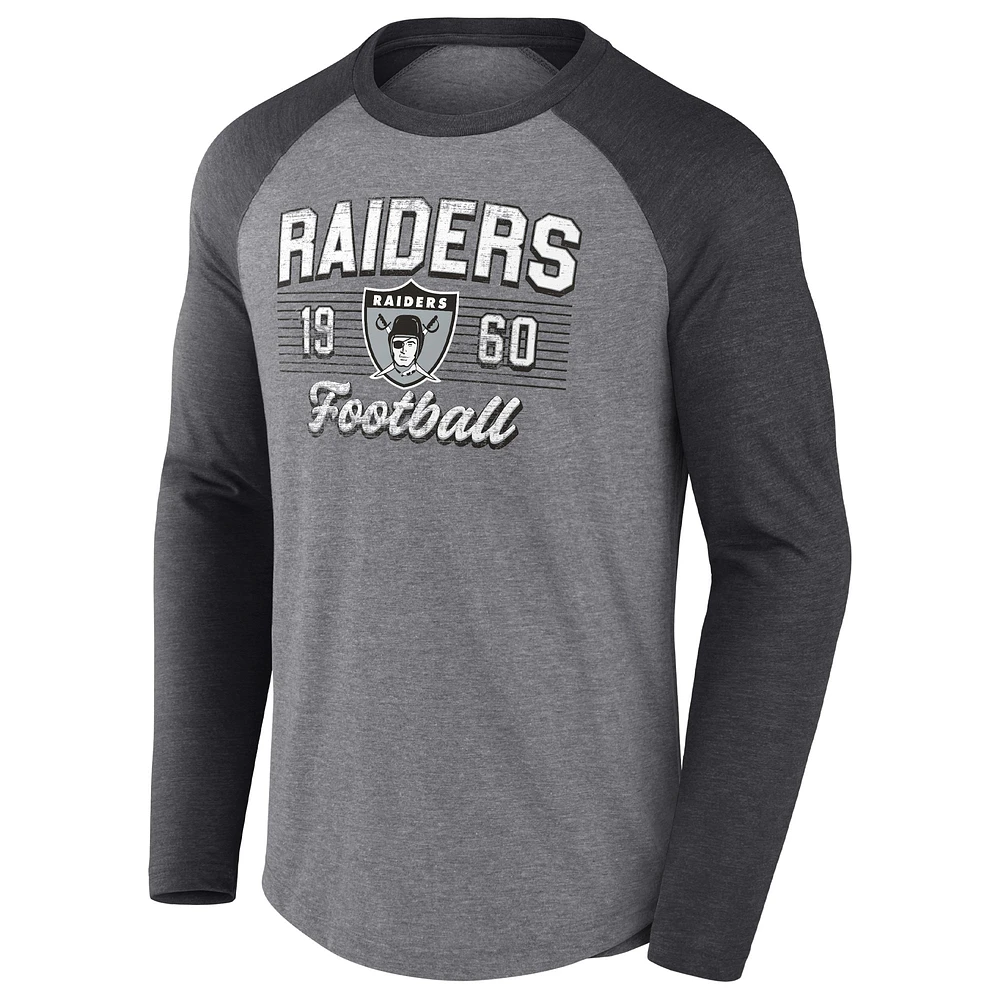 T-shirt décontracté à manches longues raglan tri-mélange Fanatics pour hommes gris chiné/charbon chiné Las Vegas Raiders Weekend