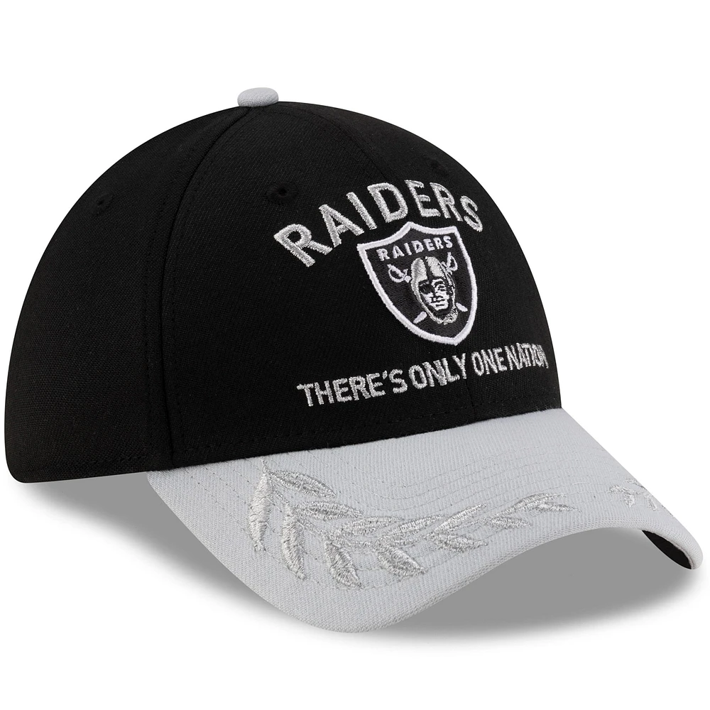 Men's New Era Black/Silver Las Vegas Raiders 2025 NFL Draft 39THIRTY Flex Hat