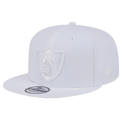 Casquette Snapback 9FIFTY New Era Las Vegas Raiders Main blanc sur blanc pour homme