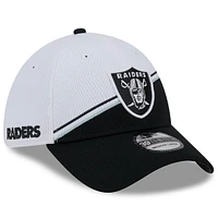 Men's New Era  White/Black Las Vegas Raiders 2023 Sideline 39THIRTY Flex Hat