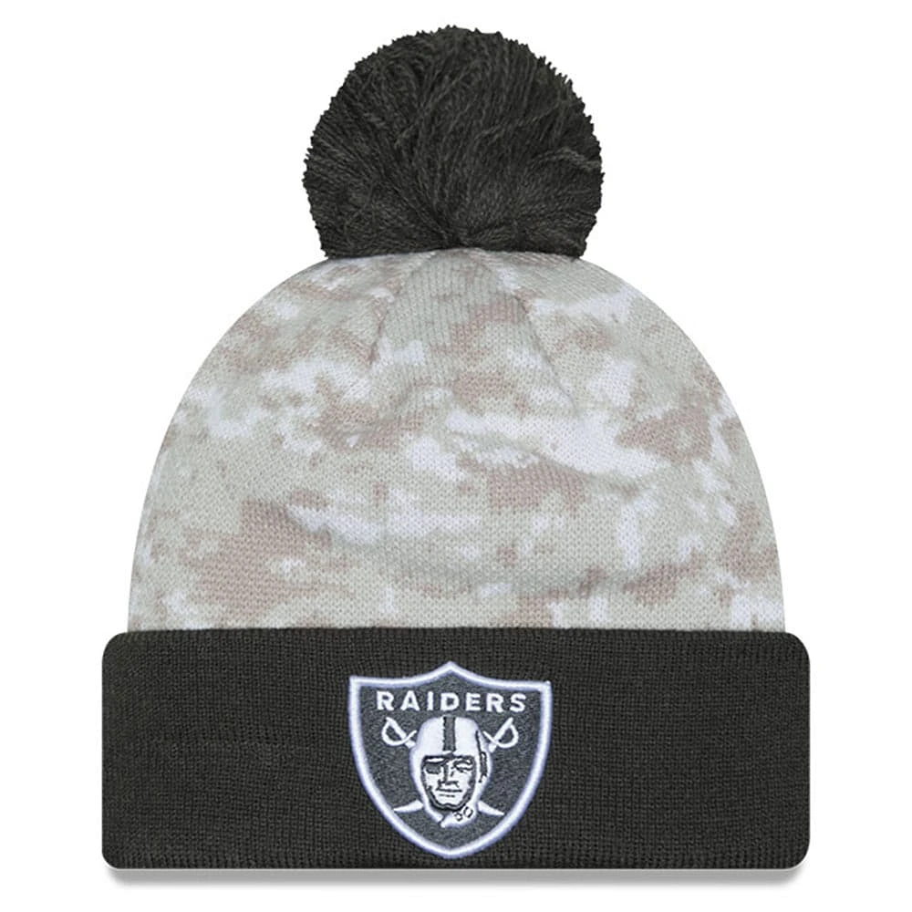 Bonnet en tricot à revers et pompon Las Vegas Raiders 2024 Salute To Service à motif camouflage numérique New Era blanc/graphite pour homme