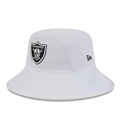 Bob extensible New Era pour hommes des Las Vegas Raiders 2024 NFL Training Camp blanc