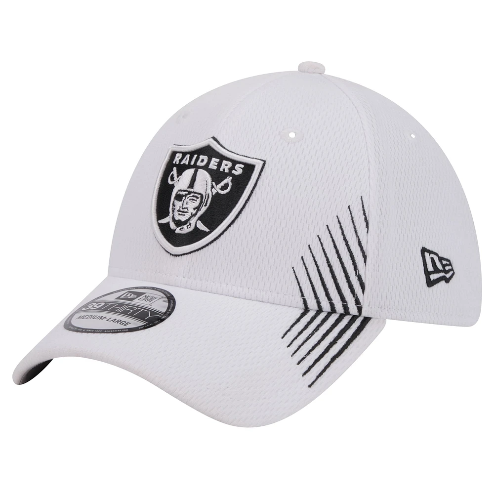 Casquette flexible Active 39THIRTY Las Vegas Raiders New Era pour hommes, blanche