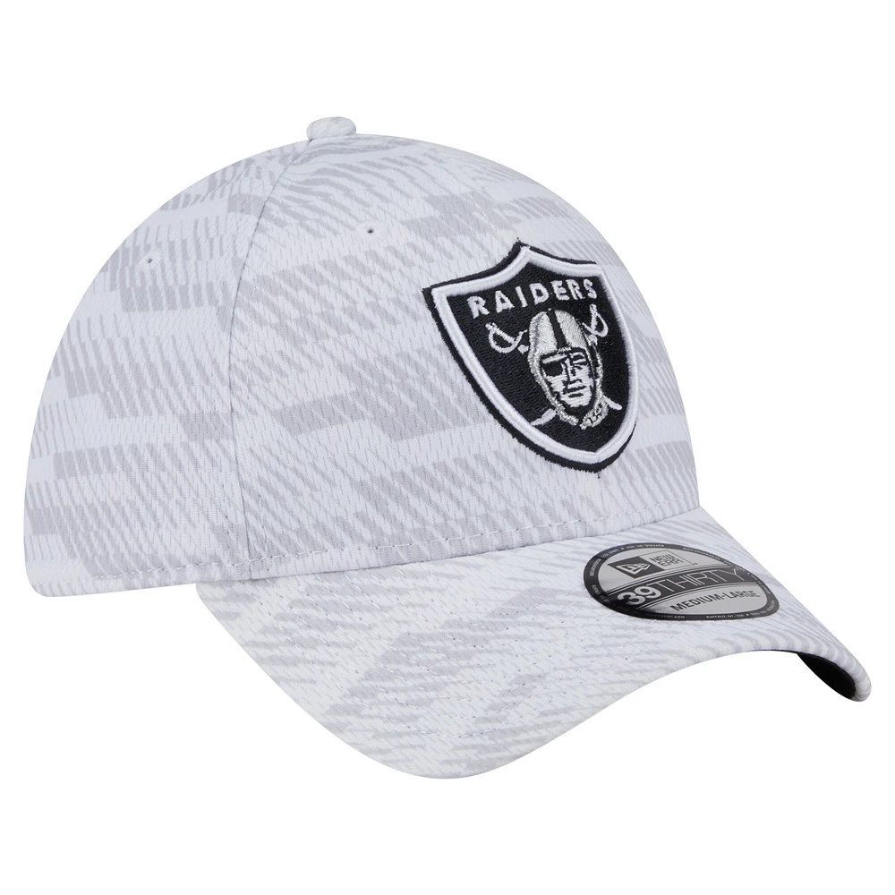 Casquette New Era blanche Las Vegas Raiders Gameday Graded 39THIRTY Flex pour homme