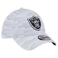 Casquette New Era blanche Las Vegas Raiders Gameday Graded 39THIRTY Flex pour homme