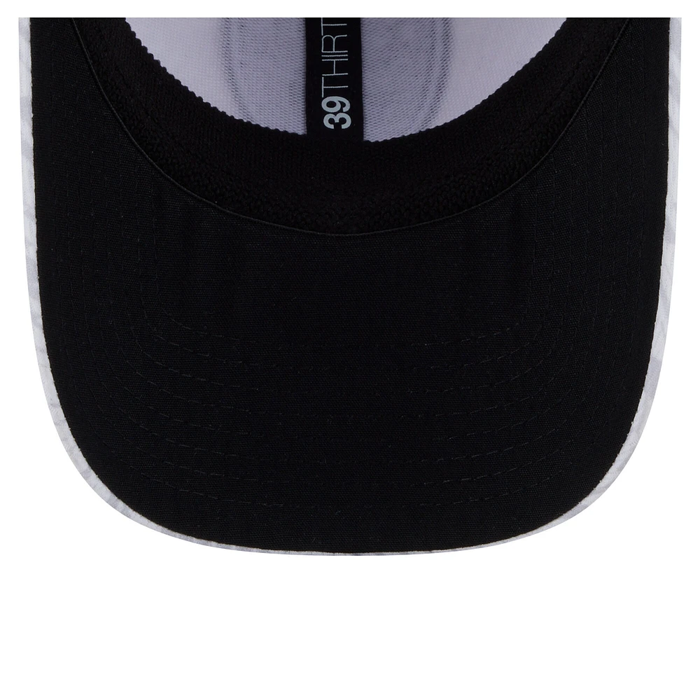 Casquette New Era blanche Las Vegas Raiders Gameday Graded 39THIRTY Flex pour homme