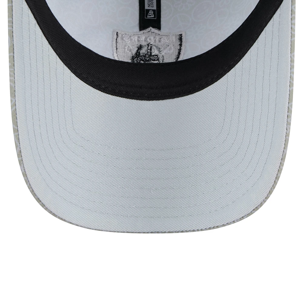 Casquette ajustable argentée Smiley 9TWENTY des Las Vegas Raiders New Era pour femme