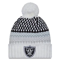 Bonnet en tricot blanc à revers Las Vegas Raiders 2023 Sideline pour femme avec pompon New Era