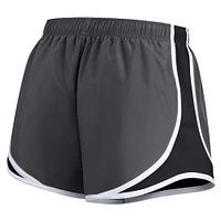 Short Nike Las Vegas Raiders Performance Tempo pour femme, gris anthracite