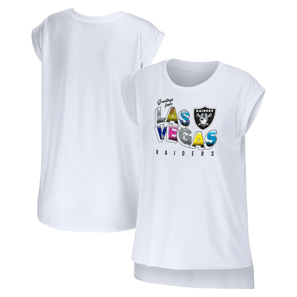 WEAR pour femmes par Erin Andrews T-shirt blanc Las Vegas Raiders Salutations de Muscle