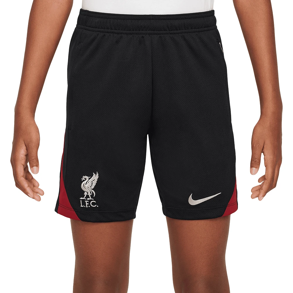 Short Nike noir Liverpool 2024/25 Strike Performance pour enfant