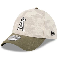 Casquette New Era 39THIRTY Flex beige clair/olive pour homme, Los Angeles Angels 2025, Journée des forces armées