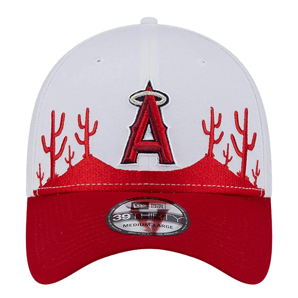 Casquette New Era rouge 39THIRTY Flex pour homme, Los Angeles Angels, entraînement de printemps 2025