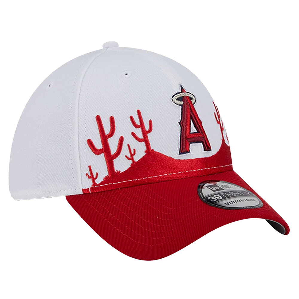 Casquette New Era rouge 39THIRTY Flex pour homme, Los Angeles Angels, entraînement de printemps 2025
