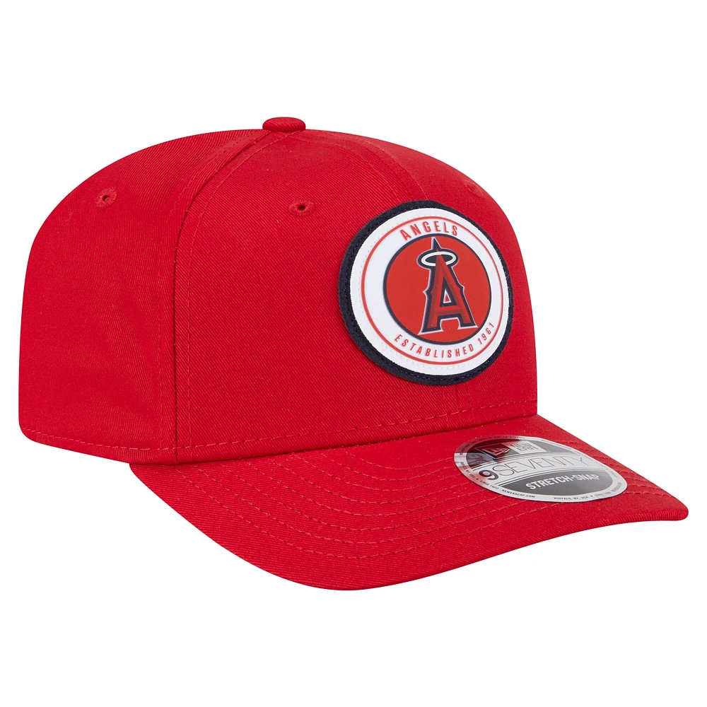 Casquette extensible à bouton-pression New Era rouge Los Angeles Angels Circle Patch 9SEVENTY pour homme