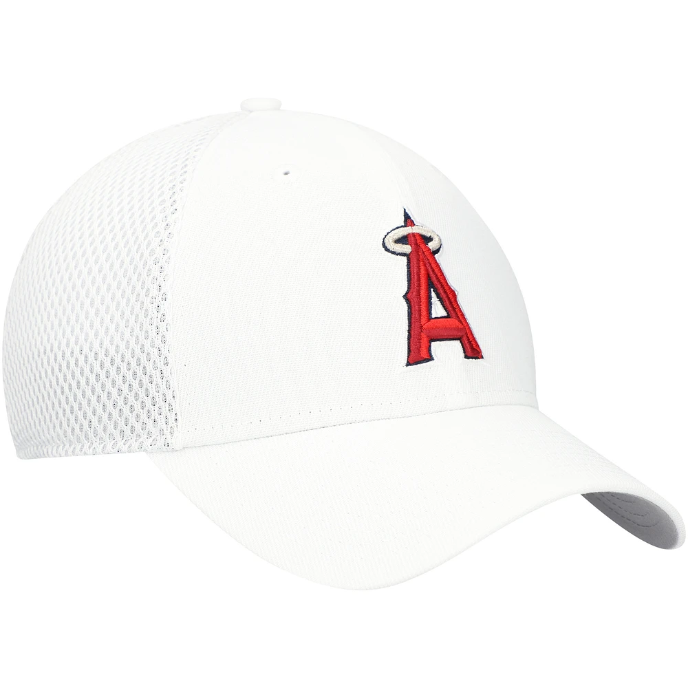 Men's New Era White Los Angeles Angels REPREVE Neo 39THIRTY Flex Hat