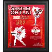 Collage encadré 15" x 17" de Shohei Ohtani Los Angeles Angels 2021 AL MVP avec un morceau de ballon utilisé lors du match