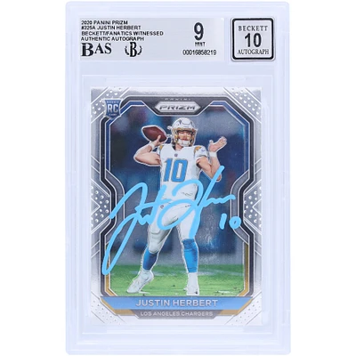 Justin Herbert Los Angeles Chargers Carte de recrue authentifiée 9/10 Panini Prizm Light Blue Ink #325 Beckett Fanatics 2020 autographiée