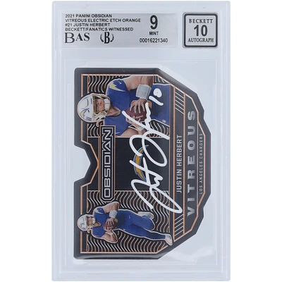 Carte autographiée 2021 Panini Obsidian Etch Orange White Paint #V-21 #/25 Beckett Fanatics Witnessed Authenticated 9/10 de Justin Herbert Los Angeles Chargers