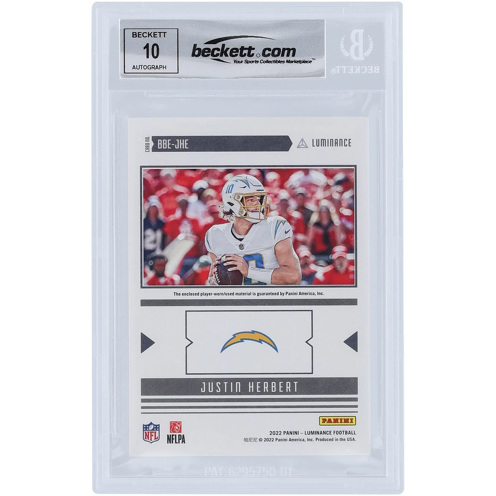 Carte Panini Luminance Relic #BBE-JHE 2022 autographiée par Justin Herbert des Los Angeles Chargers, carte Beckett Fanatics authentifiée 10