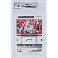 Carte Panini Luminance Relic #BBE-JHE 2022 autographiée par Justin Herbert des Los Angeles Chargers, carte Beckett Fanatics authentifiée 10