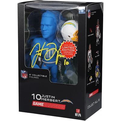 Figurine GameChangers série 3 bleue dédicacée par Justin Herbert des Los Angeles Chargers de 15,2 cm