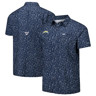 Chemise boutonnée Columbia PFG bleu marine Los Angeles Chargers Super Slack Tide Omni-Wick pour homme