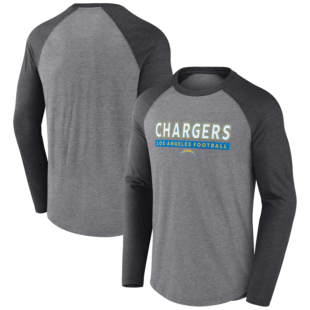 T-shirt à manches longues raglan tri-mélangé Fanatics gris chiné/charbon pour hommes Los Angeles Chargers