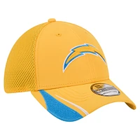 Men's New Era  Gold Los Angeles Chargers Linear 39THIRTY Flex Hat