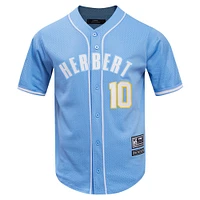 Maillot de baseball boutonné en maille Pro Standard Justin Herbert des Chargers Los Angeles pour hommes, bleu poudre