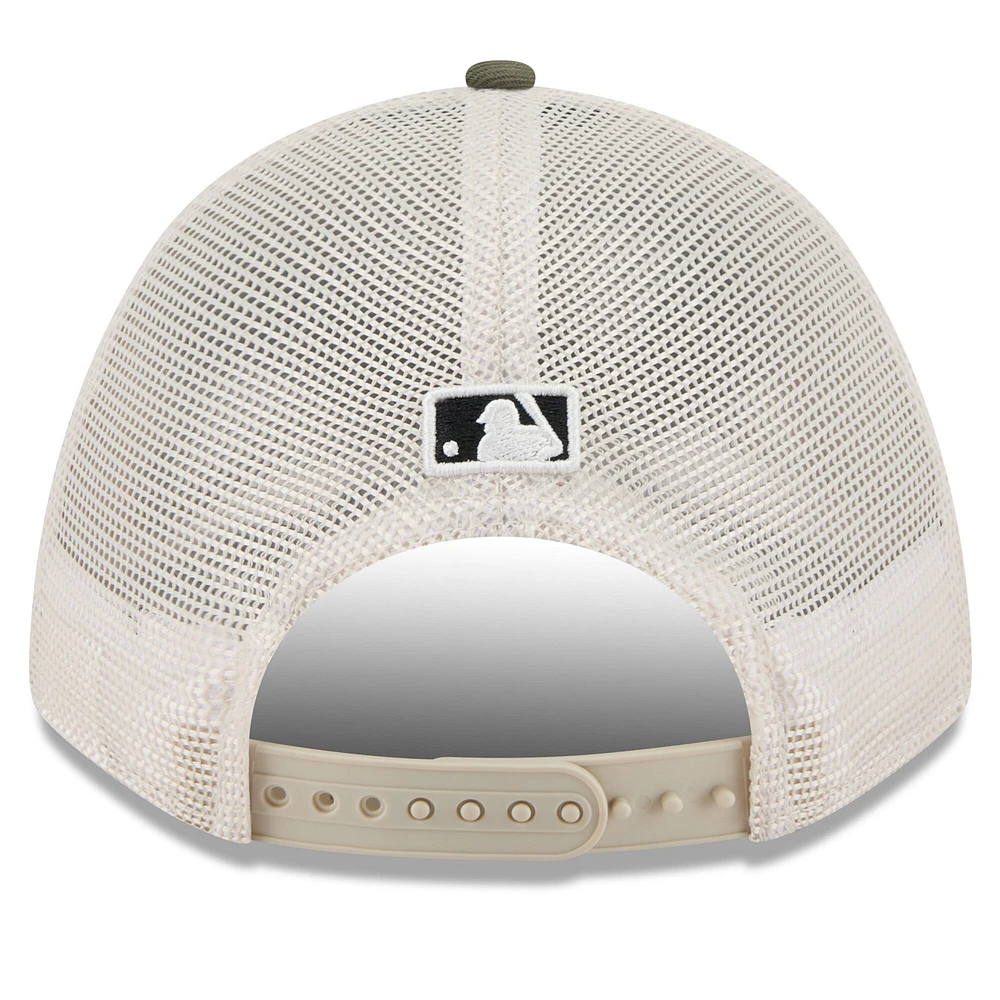 Casquette ajustable New Era 9FORTY M-Crown A-Frame beige clair/olive pour homme, édition 2025 des Dodgers de Los Angeles, motif Armed Forces Day