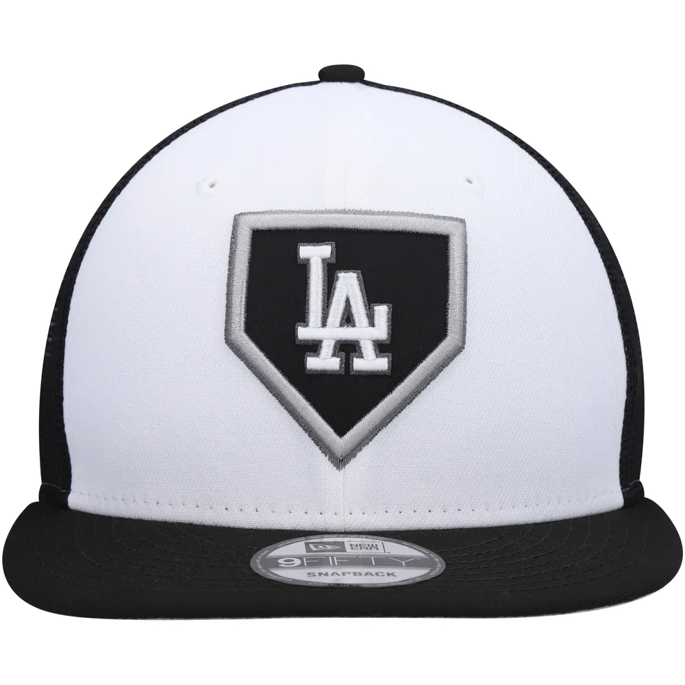 Men's New Era White/Black Los Angeles Dodgers 2022 Clubhouse Trucker 9FIFTY  Snapback Hat