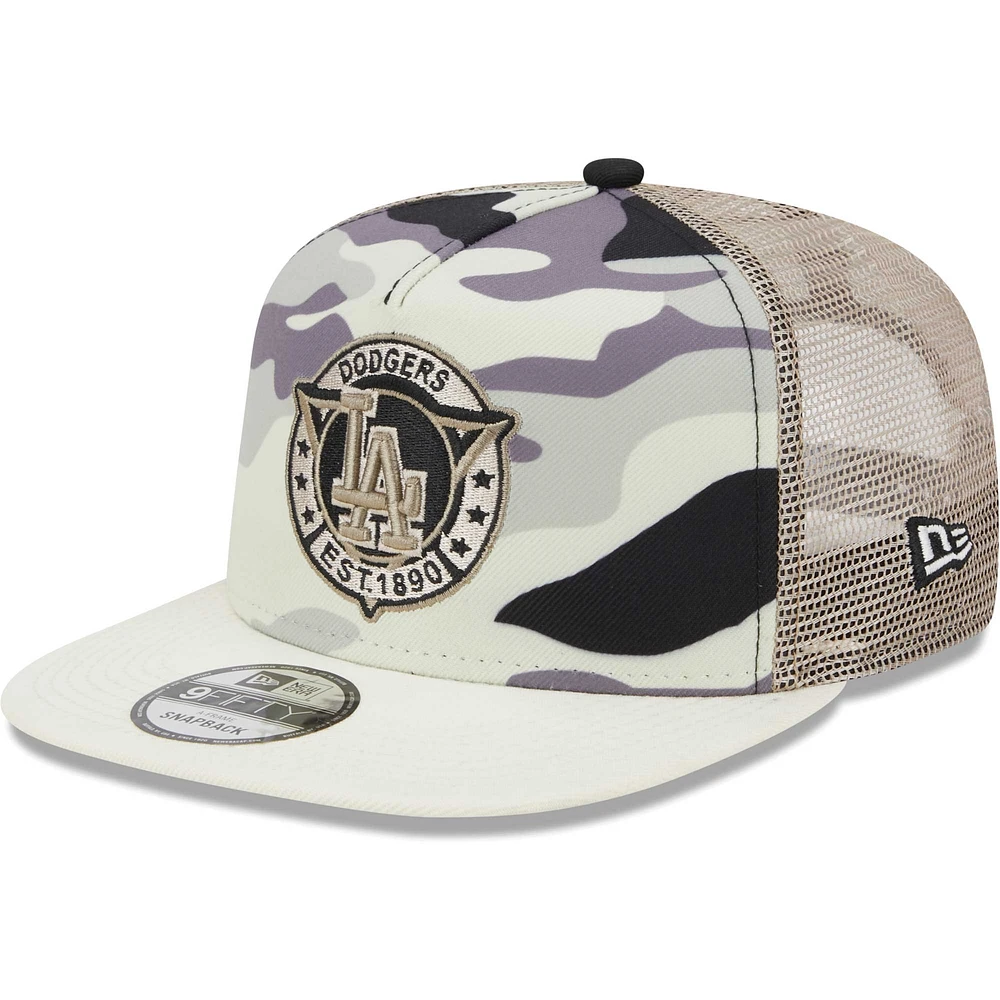 Casquette Snapback 9FIFTY Trucker Snapback à cadre en A des Los Angeles Dodgers de New Era, blanche et chromée pour homme