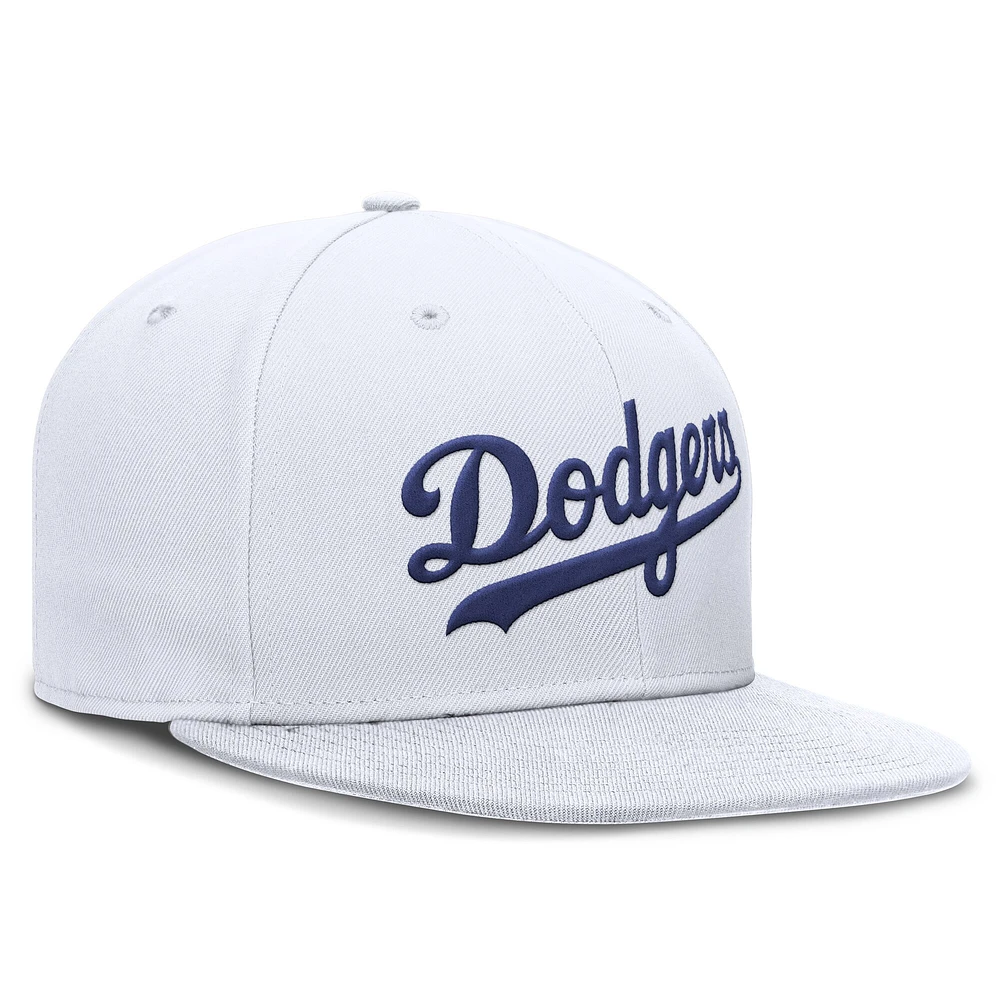 Casquette ajustée Nike True Performance pour homme des Los Angeles Dodgers blanche
