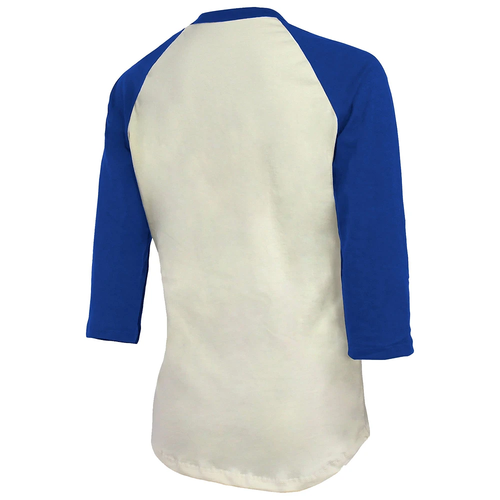 T-shirt raglan à manches 3/4 doux Majestic Threads pour femme, couleur crème/bleu royal, champion de la série mondiale 2024 des Dodgers Los Angeles