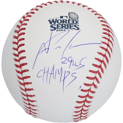 Baseball dédicacé par Yoshinobu Yamamoto des Dodgers de Los Angeles avec le logo de la Série mondiale 2024 et l'inscription « 24 WS Champs »