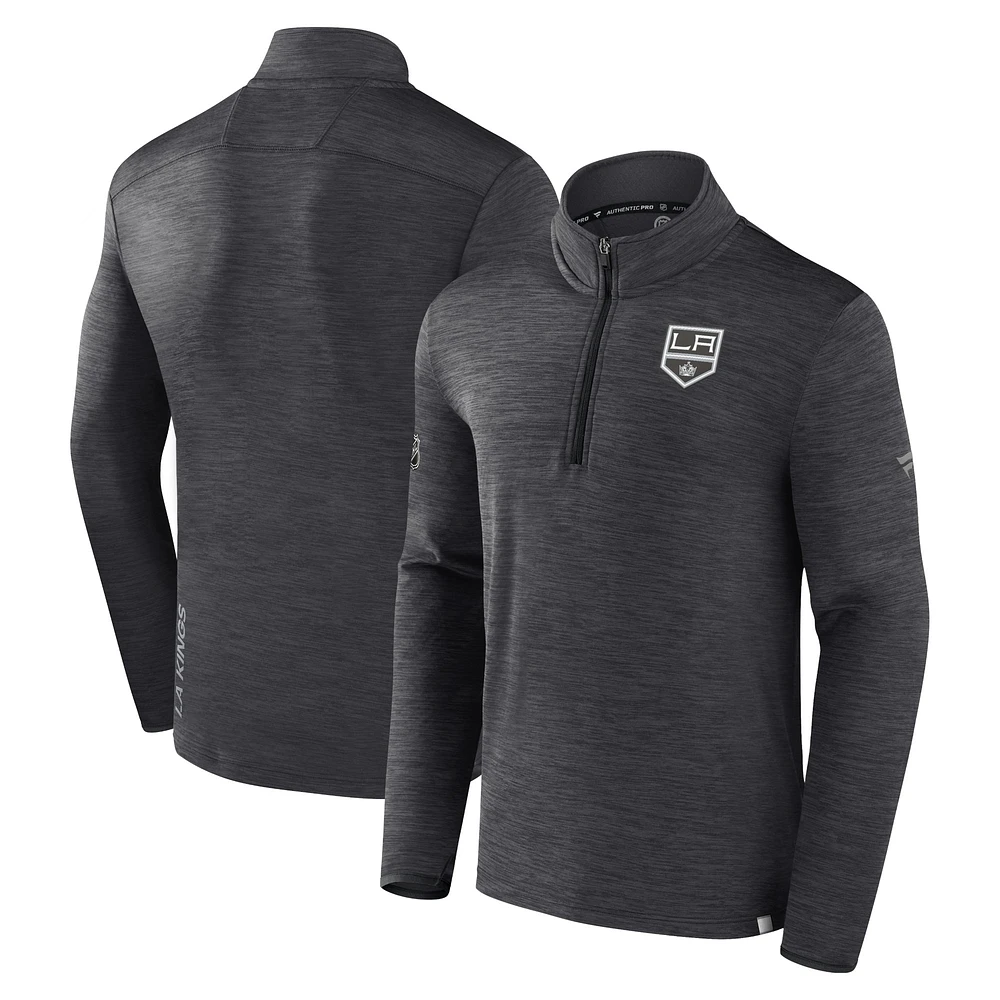 Haut à enfiler authentique quart de zip Fanatics Heather Charcoal des Kings Los Angeles pour hommes