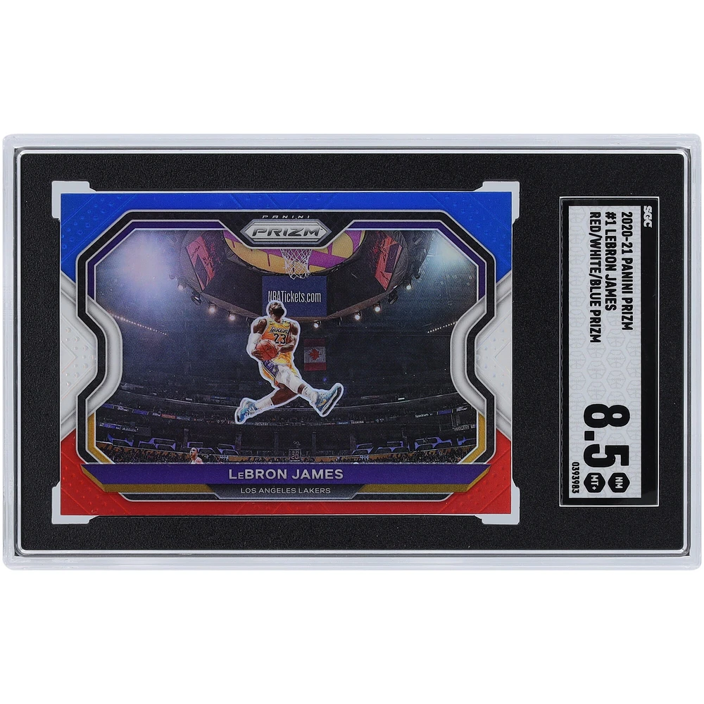 Carte Panini Prizm #1 SGC authentifiée 8,5" des Los Angeles Lakers de LeBron James 2020-21 Rouge Blanc Bleu Prizm