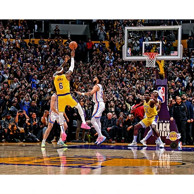 LeBron James, joueur non signé des Los Angeles Lakers, bat le record de points tous les temps avec 38 388